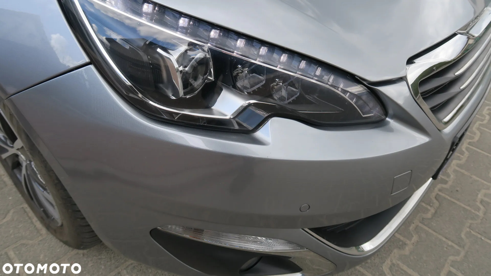Peugeot 308 - 8