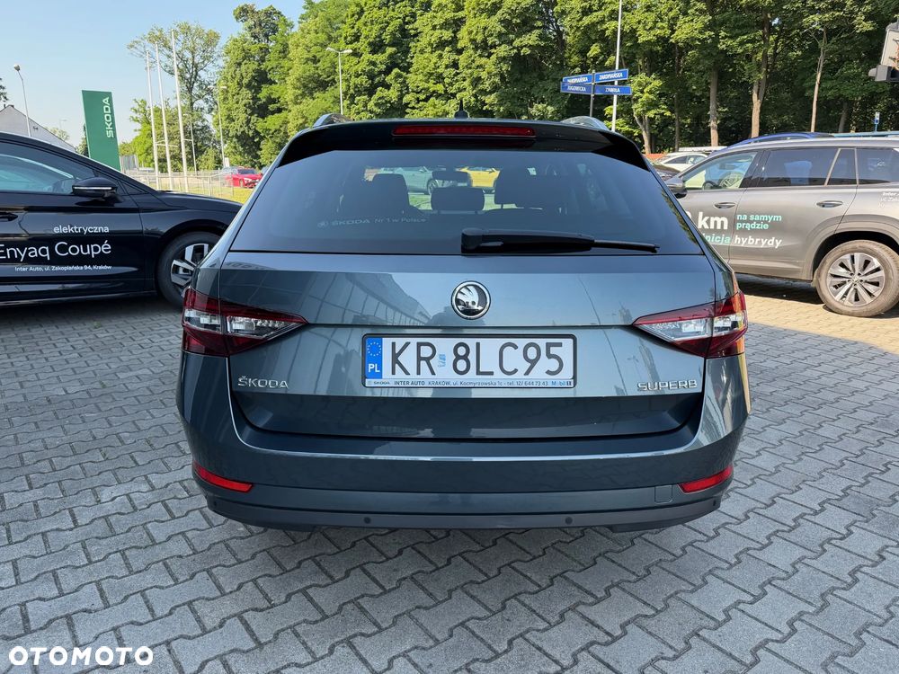 Skoda Superb 1.5 TSI Ambition DSG - 8