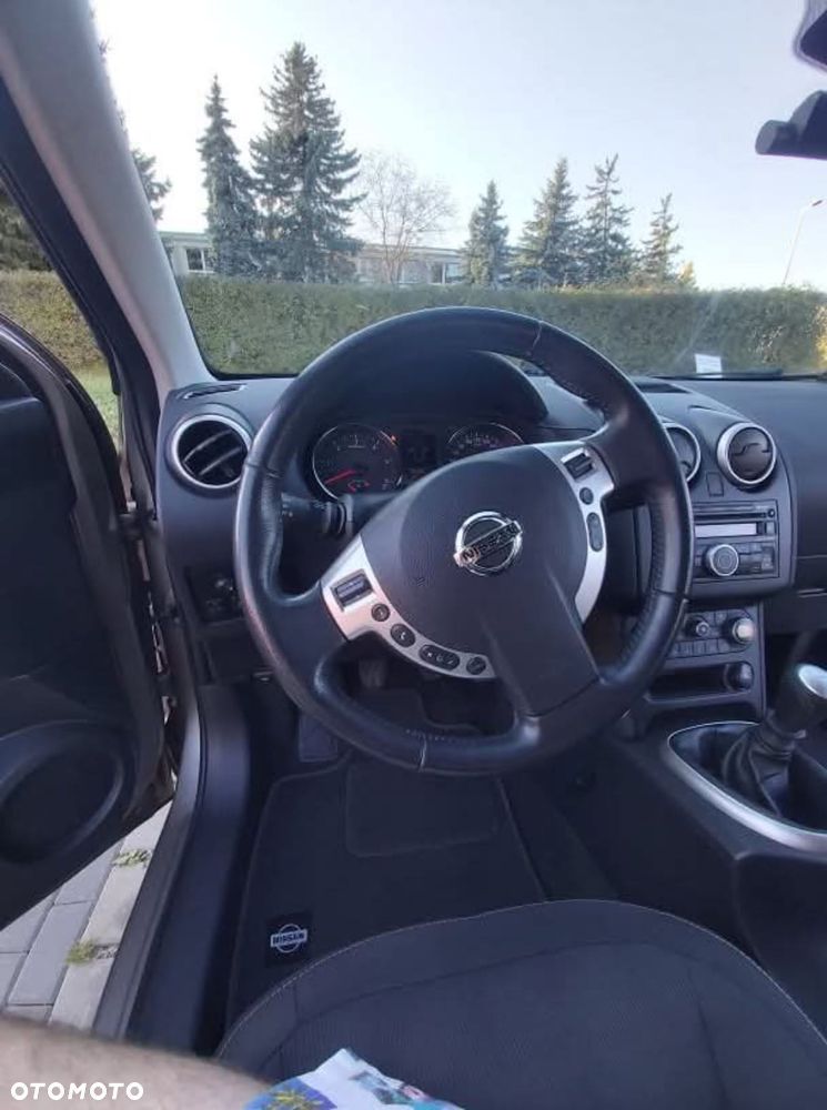 Nissan Qashqai - 2