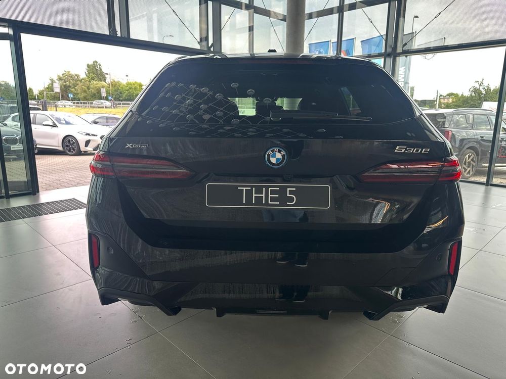 BMW Seria 5 530e xDrive PHEV M Sport - 6