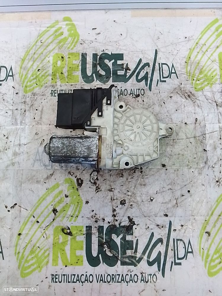 Motor De Elevador Tr Dta Volkswagen Golf Iv (1J1) - 2