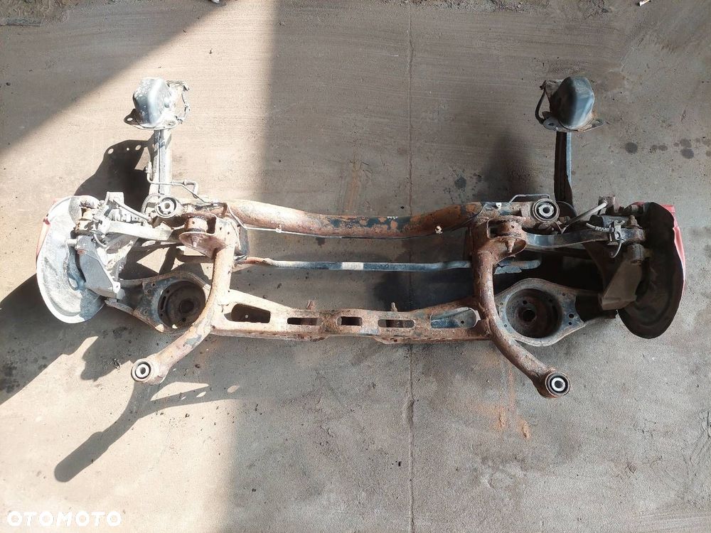 KOMPLETNE ZAWIESZENIE BELKA SANKI TYŁ VOLKSWAGEN PASSAT B6 SEDAN ID: 237999 - 1