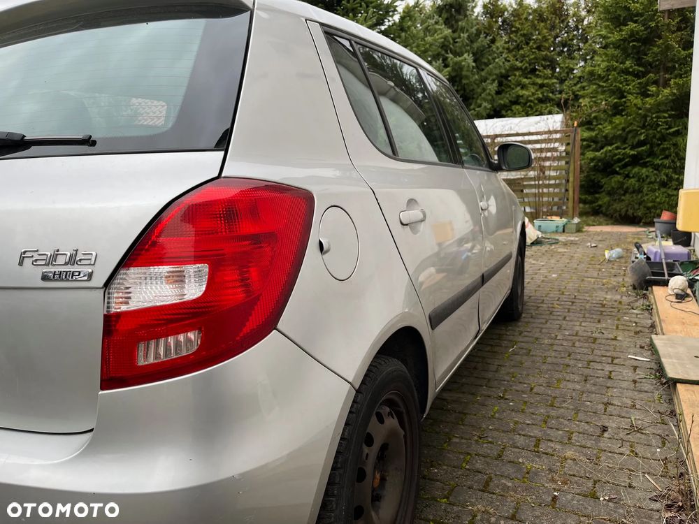 Skoda Fabia 1.2 HTP Ambiente - 8