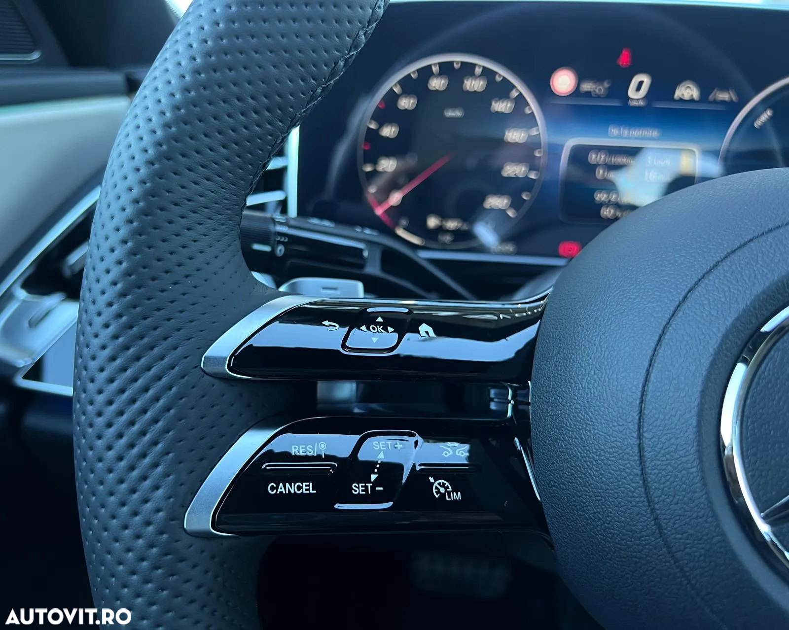 Mercedes-Benz E 300 4MATIC Aut. - 9