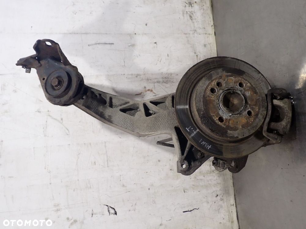 ZWROTNICA PIASTA LEWY TYŁ MINI ONE R57 1.6 - 1