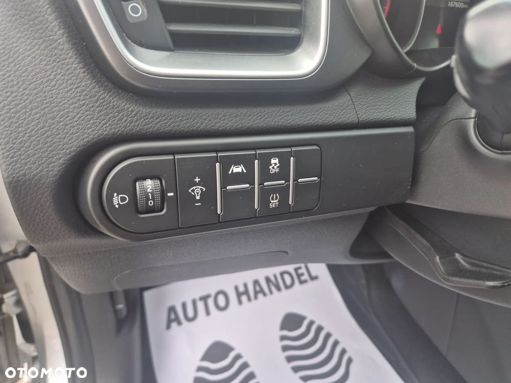 Kia Ceed 1.5 T-GDI MHEV L DCT - 24