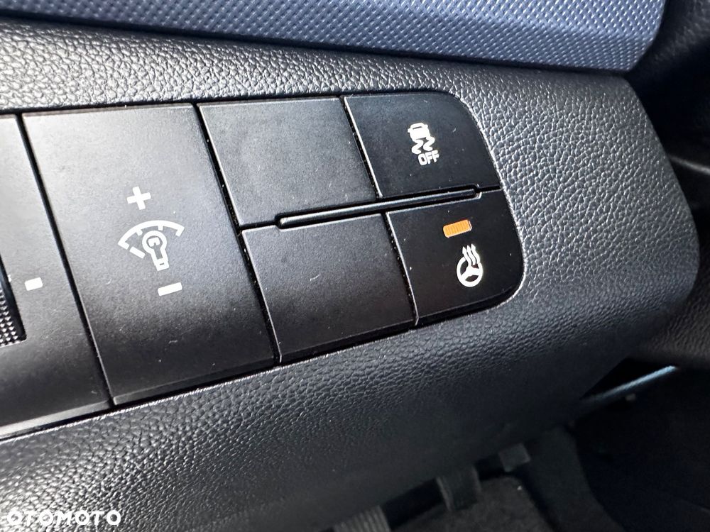 Hyundai i10 1.2 Fifa World Cup Edition - 16