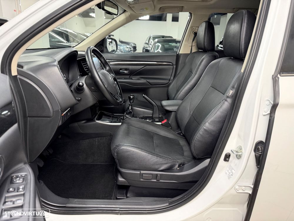 Mitsubishi Outlander 2.2 DI-D Intense+ - 15