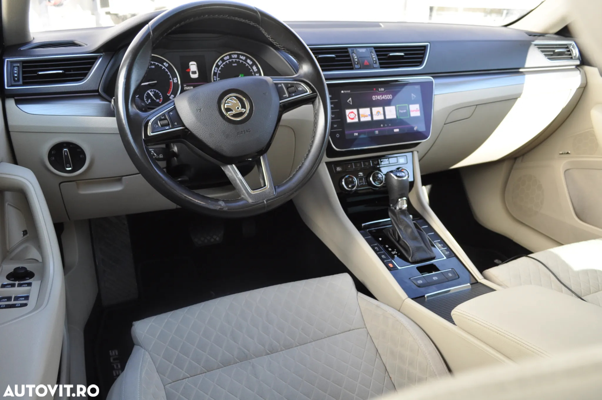 Skoda Superb 2.0 TDI DSG 4X4 Style - 14