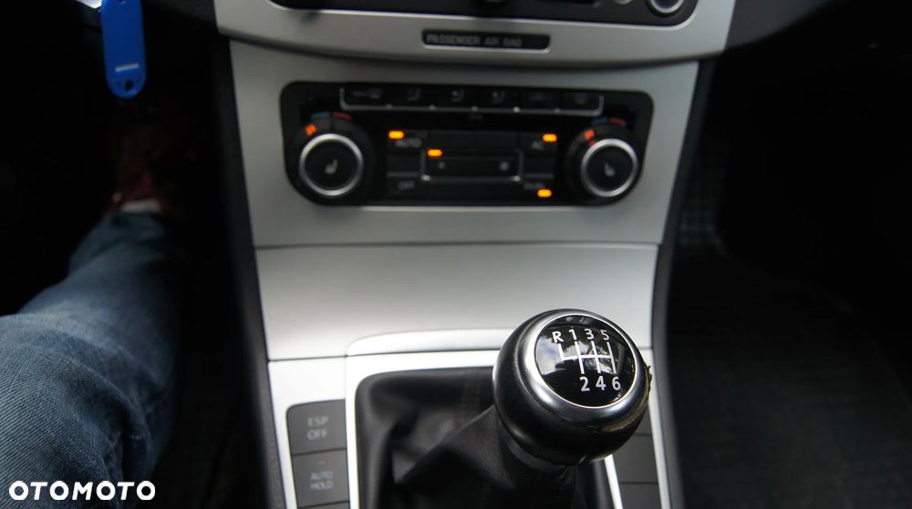 Volkswagen Passat ver-2-0-tdi-comfortline - 19