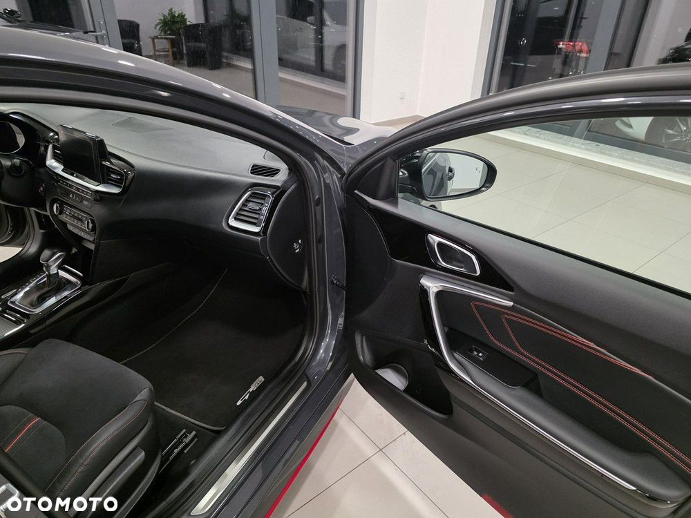 Kia ProCeed 1.6 T-GDI GT DCT - 22