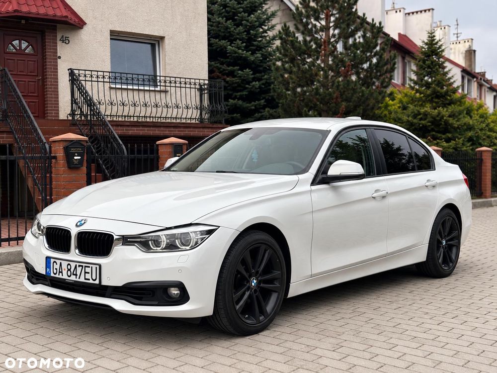 BMW Seria 3 318i - 8