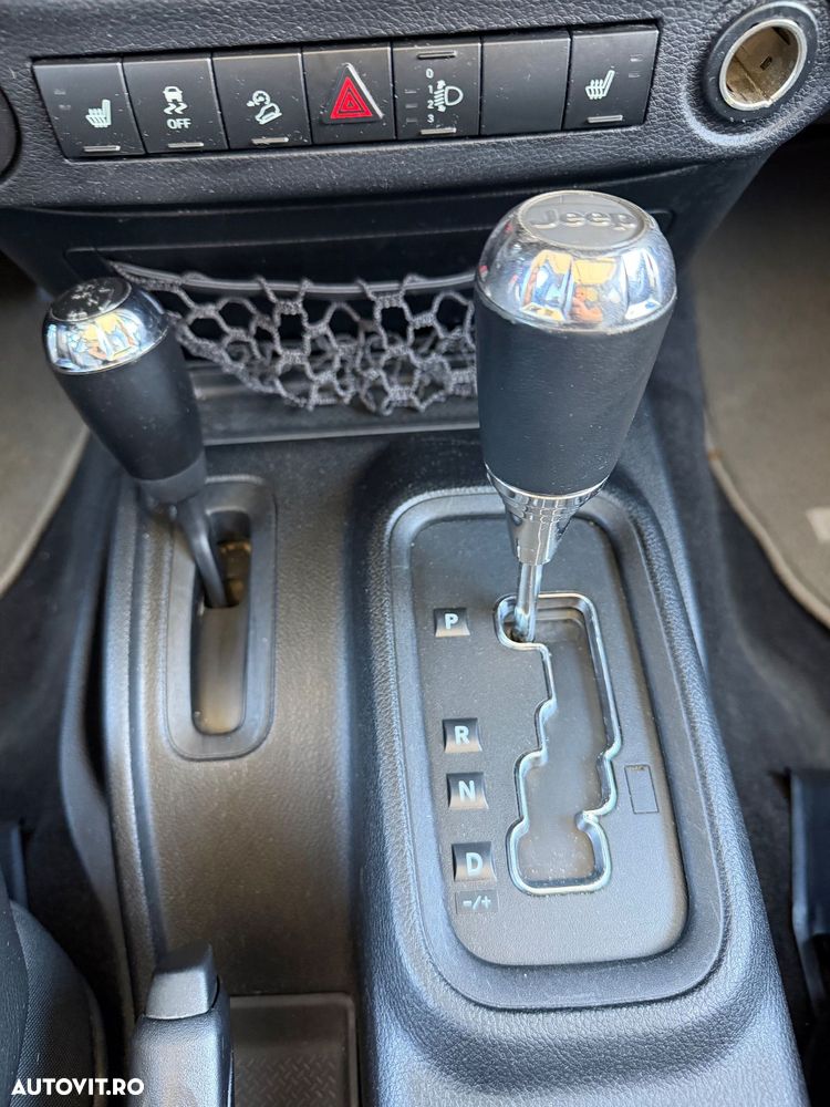Jeep Wrangler 2.8 CRD AT Sahara - 11