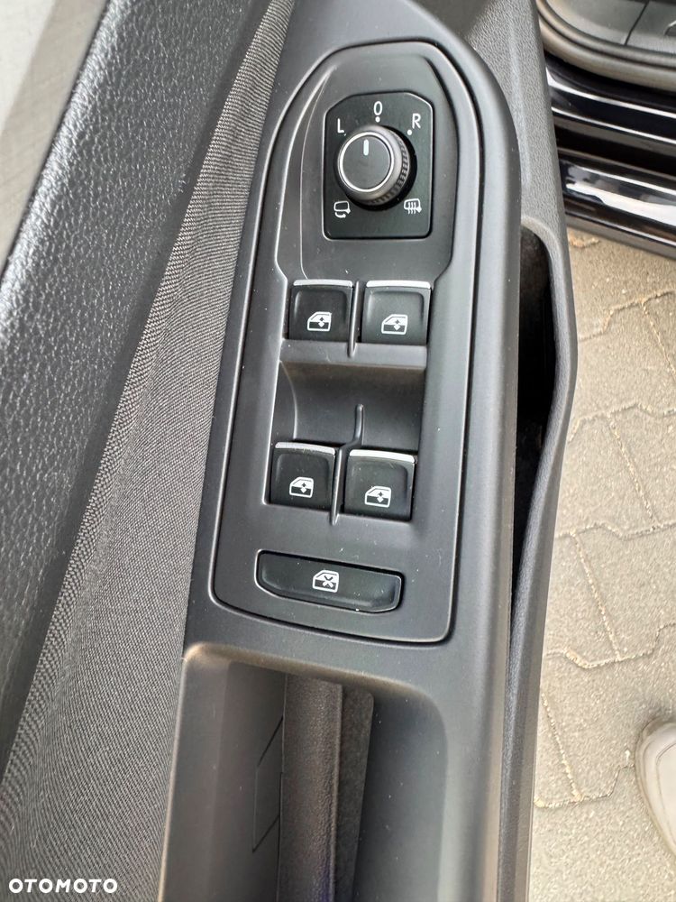 Volkswagen Golf 2.0 TDI SCR DSG Life - 20