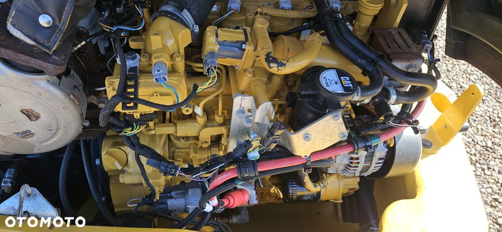 Caterpillar 906M - 22