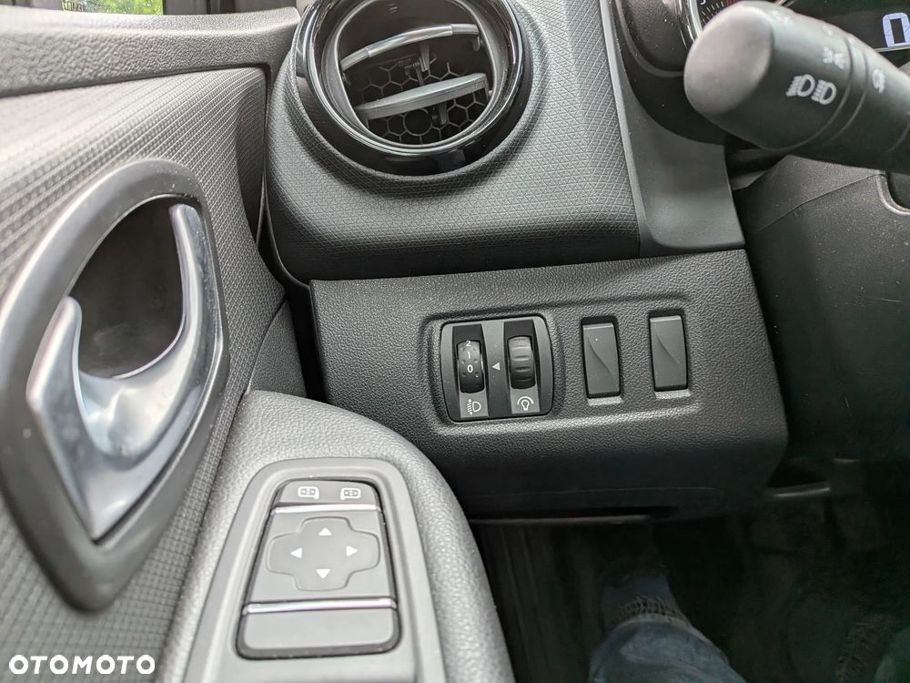 Renault Clio 1.2 16V 75 LIMITED - 21
