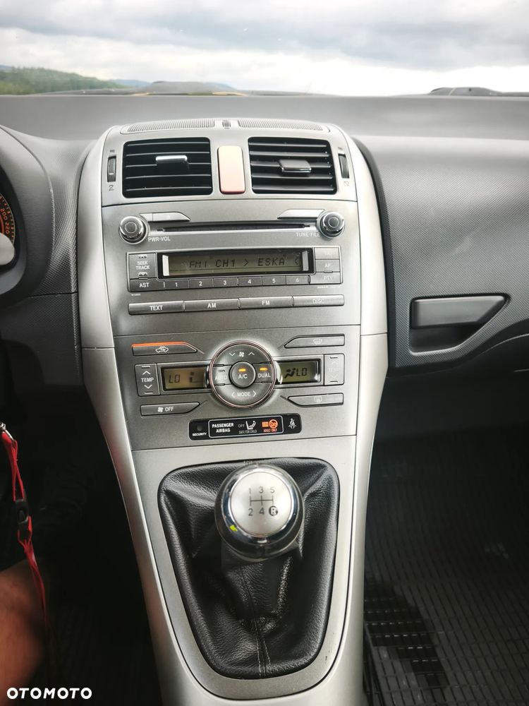 Toyota Auris 1.4 D-4D - 11