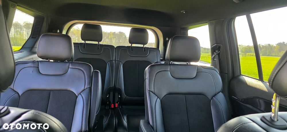 Jeep Grand Cherokee - 26