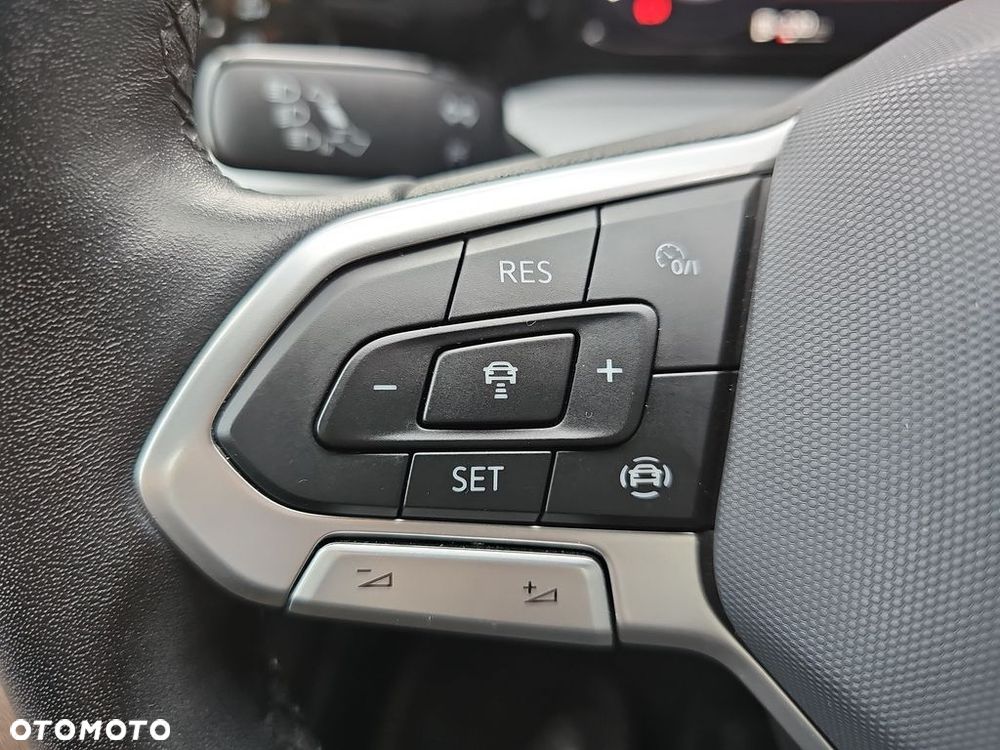 Volkswagen Golf 2.0 TDI Life - 23