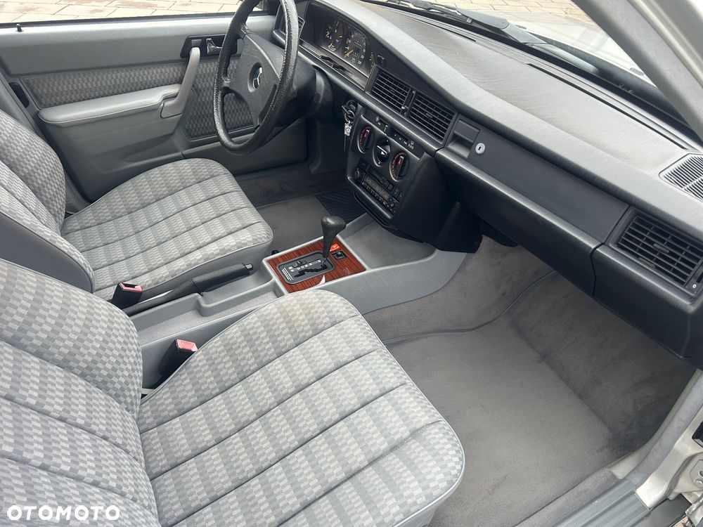 Mercedes-Benz W201 (190) - 20