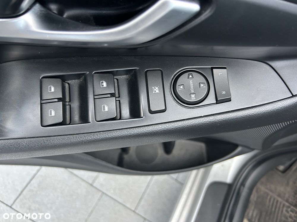 Hyundai i30 1.5 DPI Classic + - 18