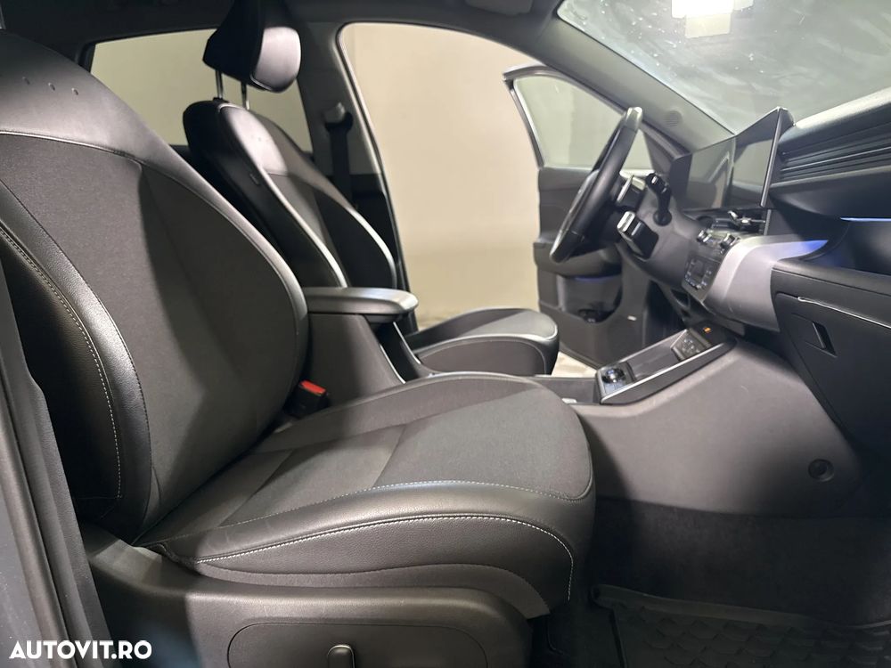 Hyundai KONA - 12