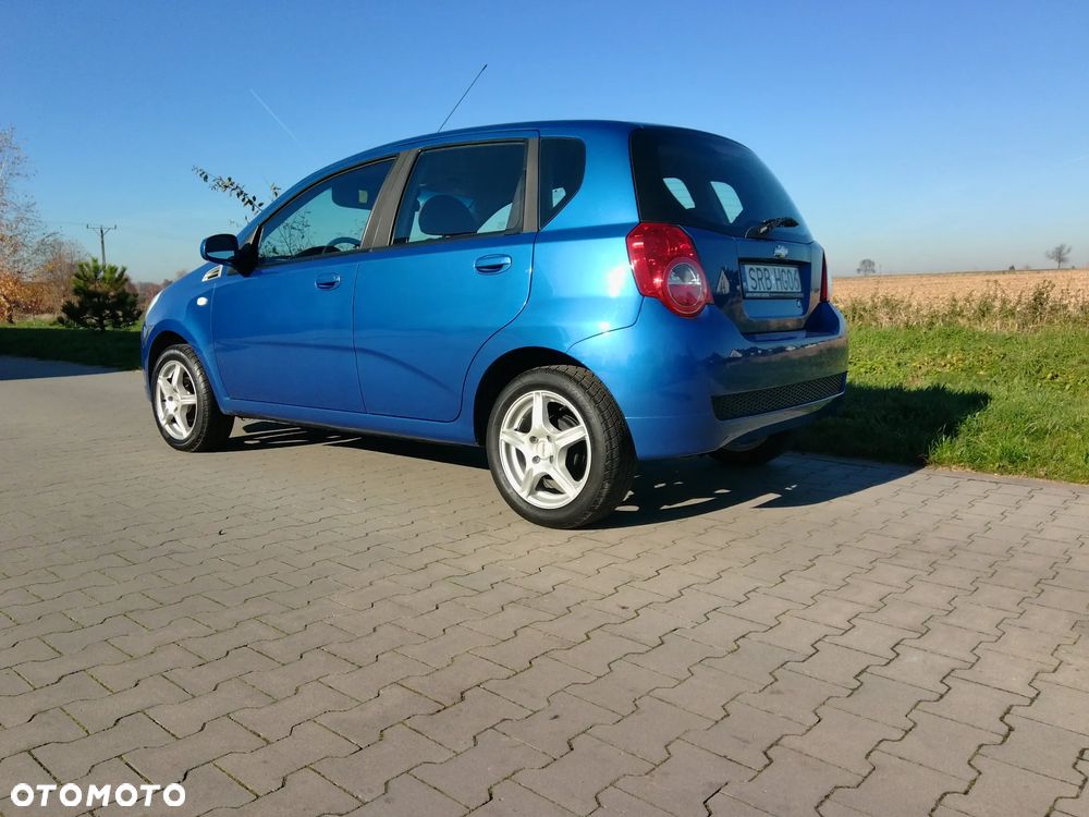 Chevrolet Aveo 1.2 16V Base / Classic - 3