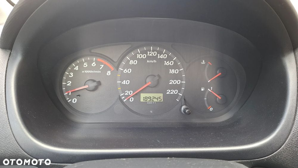 Honda Civic 1.6i ES - 11