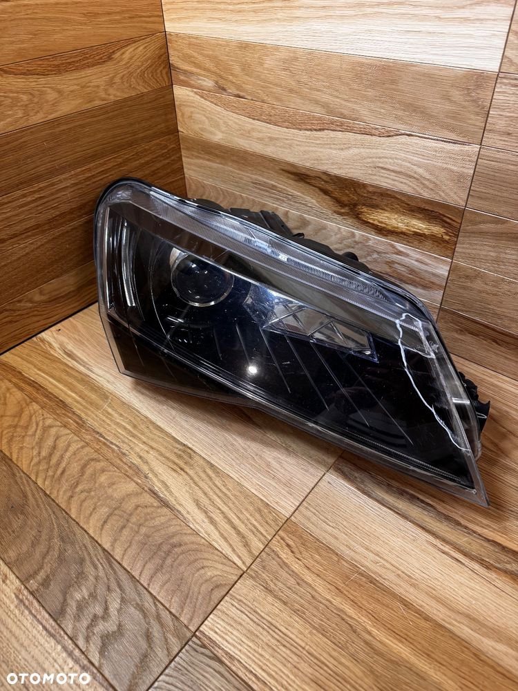 LAMPA PRZEDNIA PRAWA SKODA 3V1941018B - 1