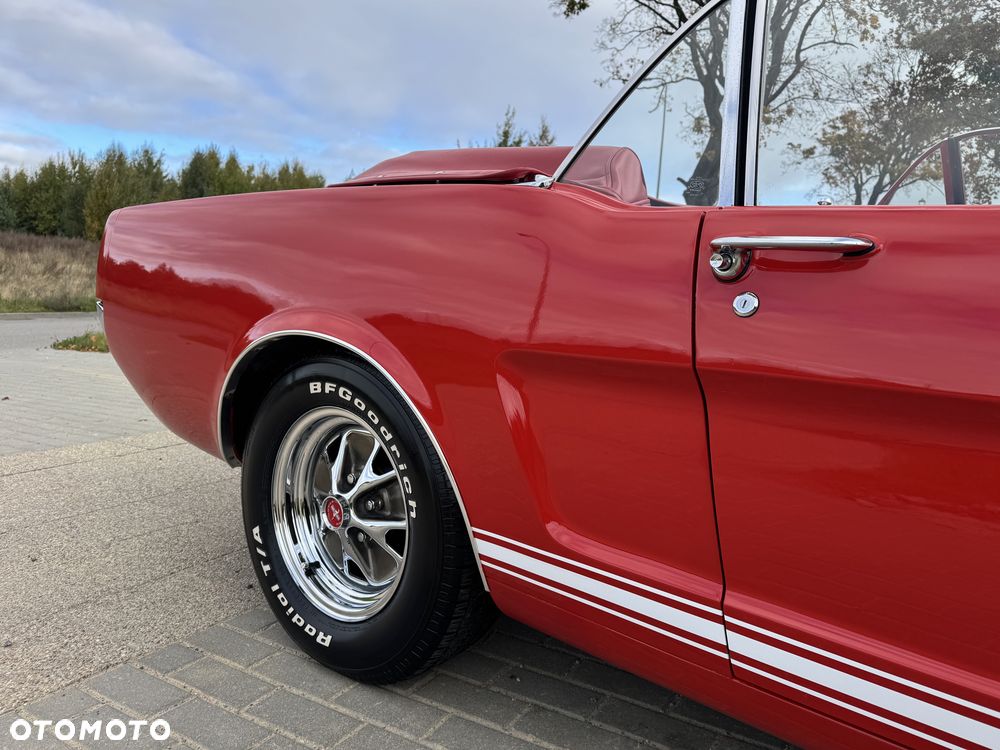 Ford Mustang - 12