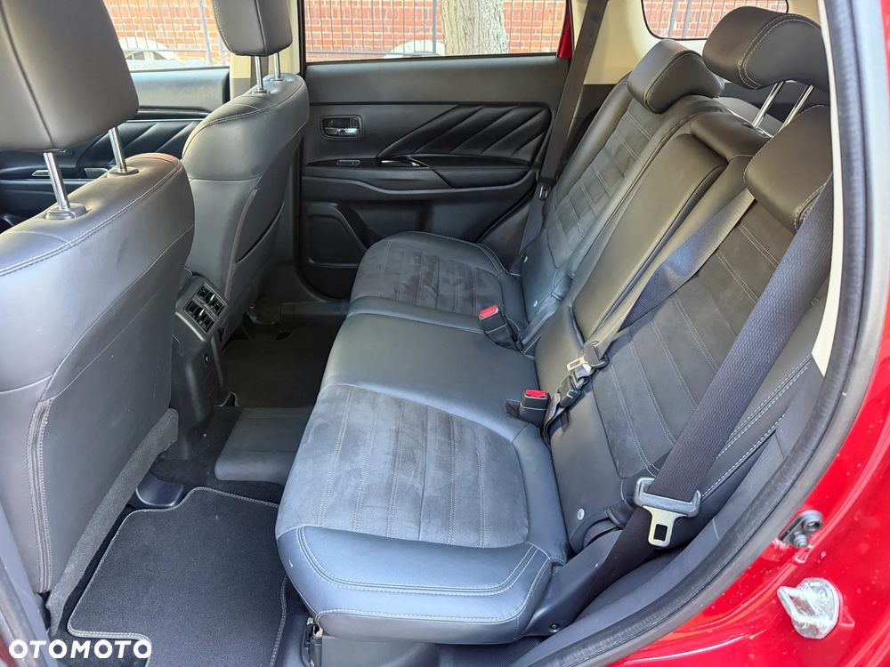 Mitsubishi Outlander Intense + - 20