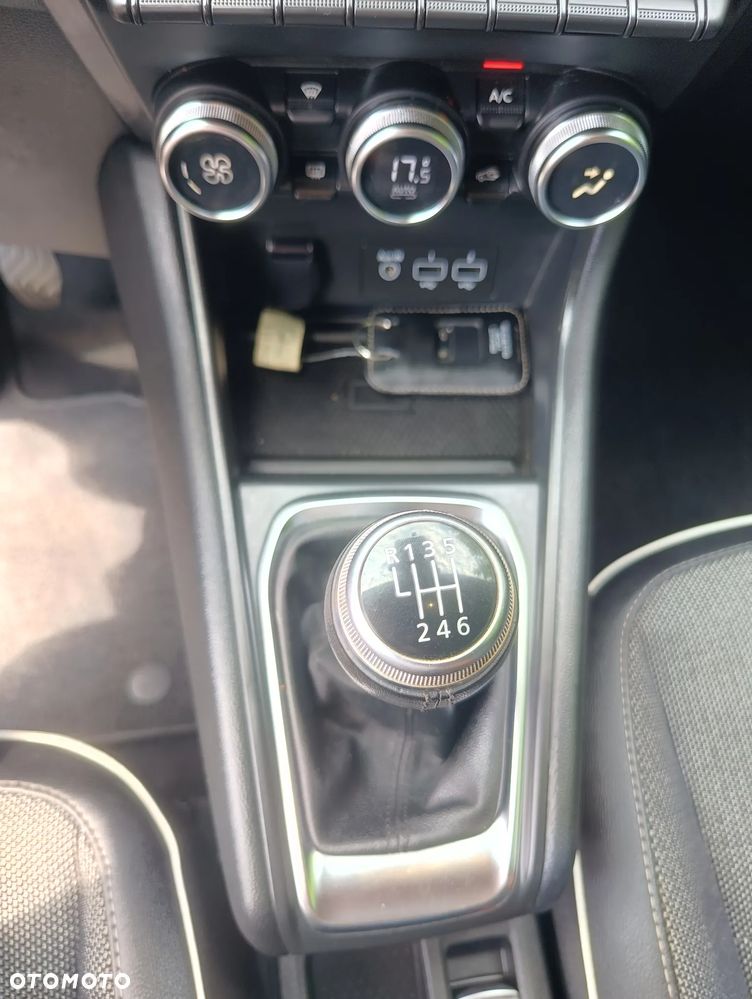 Renault Captur TCe Mild Hybrid 140 GPF TECHNO - 15