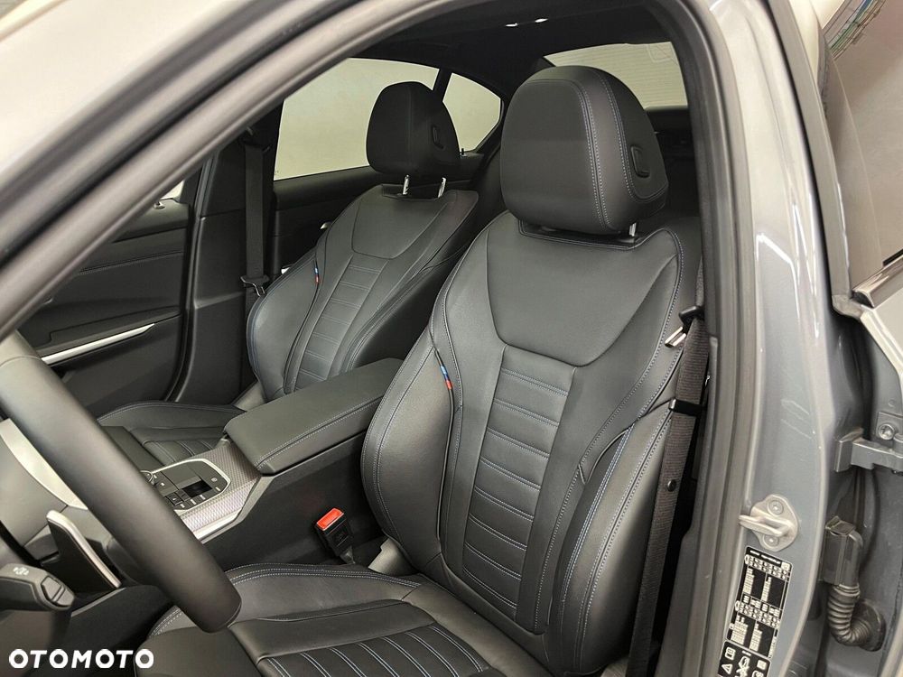 BMW Seria 3 330i xDrive M Sport - 19