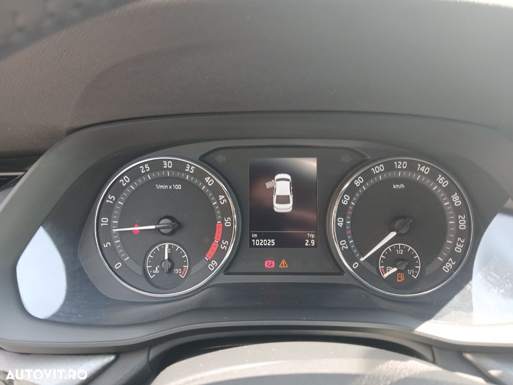 Skoda Octavia 2.0 TDI Style - 11