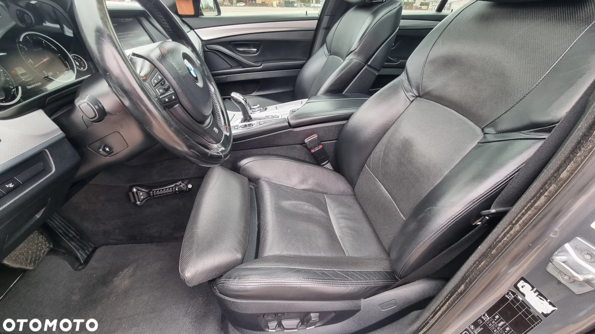 BMW Seria 5 M550d xDrive Touring Sport-Aut - 10