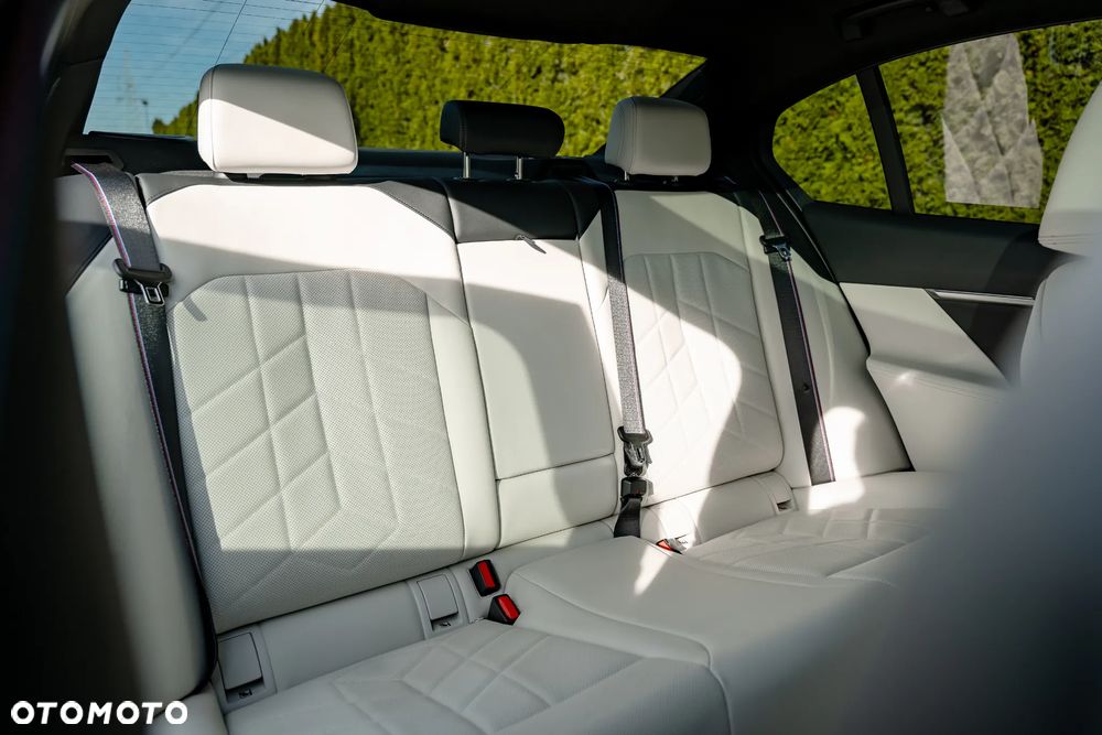 BMW Seria 5 2023 photo 5