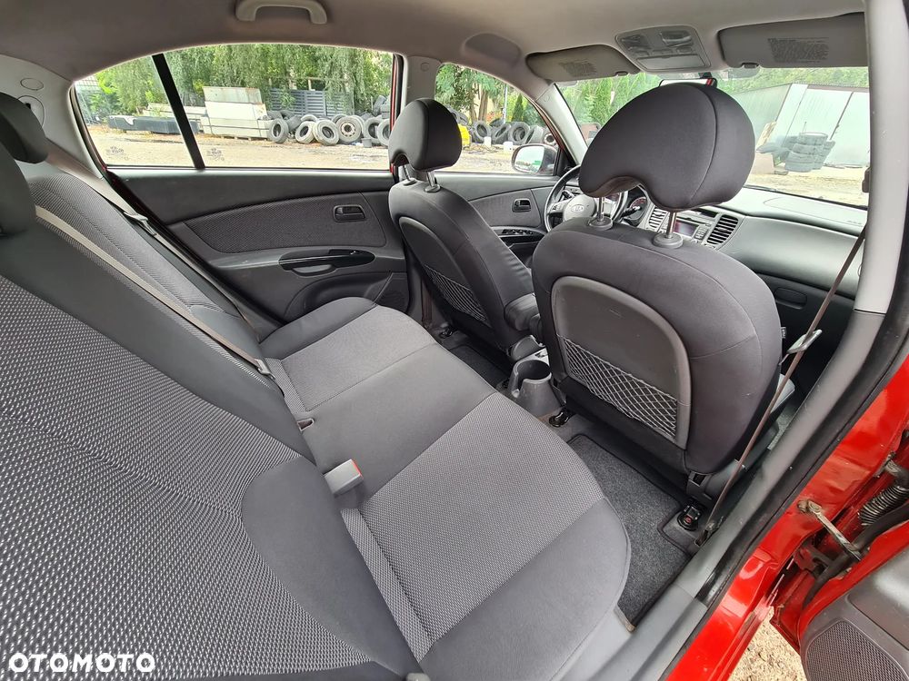 Kia Rio 1.4 Comfort - 19