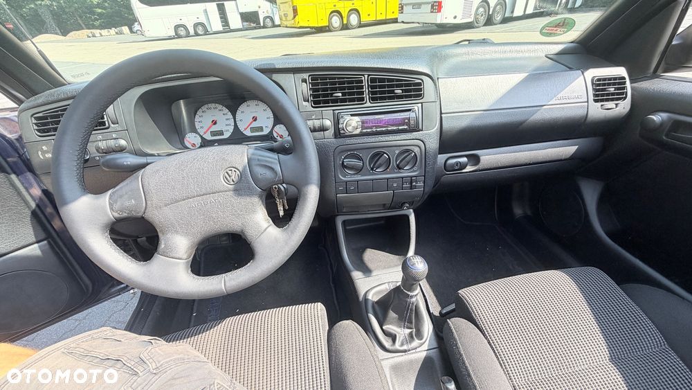 Volkswagen Golf Cabrio 1.8 - 8