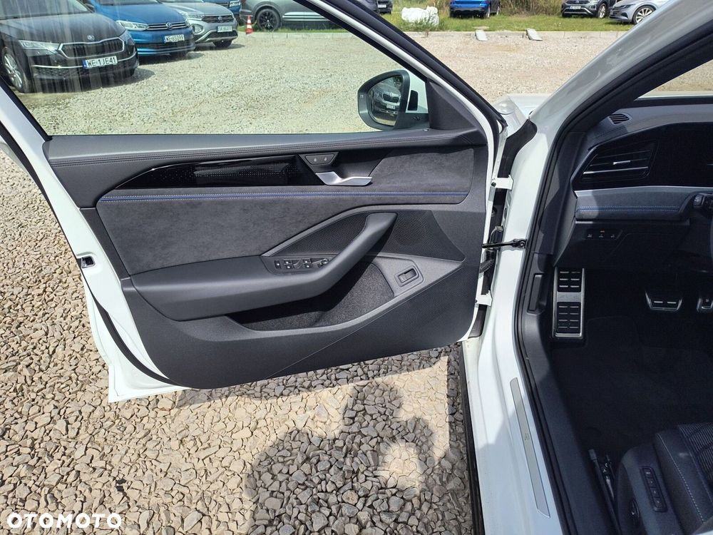 Volkswagen Passat Variant 2.0 TDI SCR R-Line Plus DSG - 16