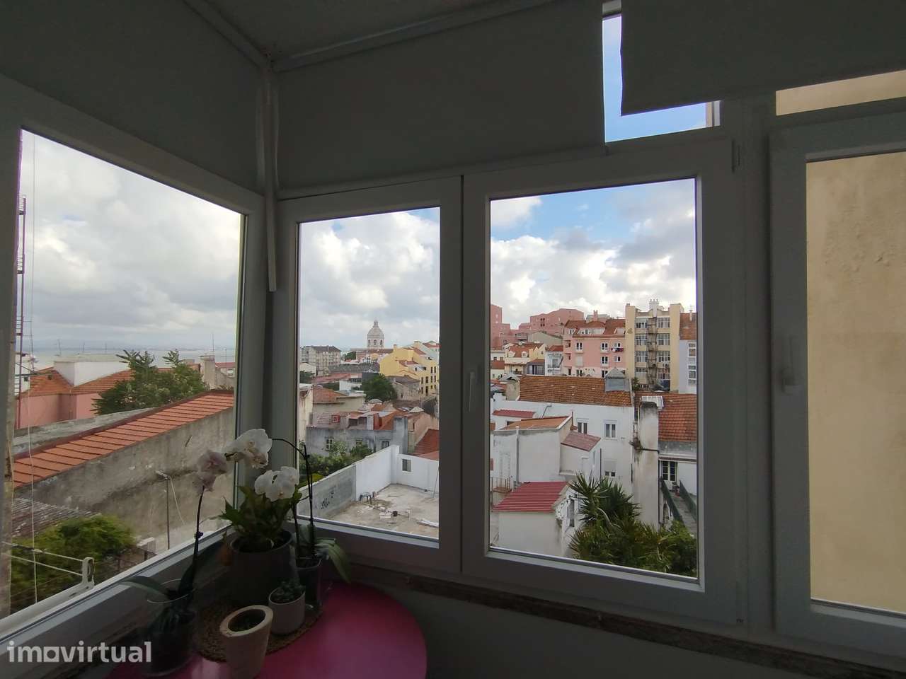 Apartamento T2 totalmente renovado com vista - Grande imagem: 2/25