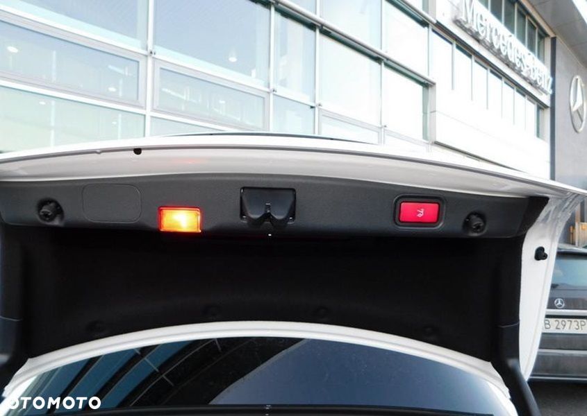 Mercedes-Benz Klasa E 220 d 4-Matic 9G-TRONIC - 11