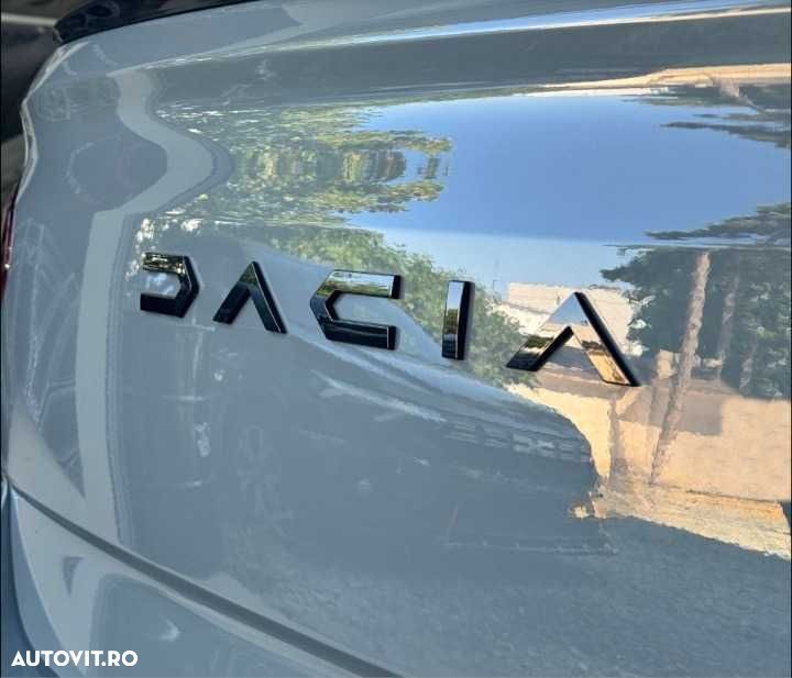 Emblema Logo Model Nou DACIA Scris Spate Portbagaj Duster Logan Bigster, Negru Lucios - 1