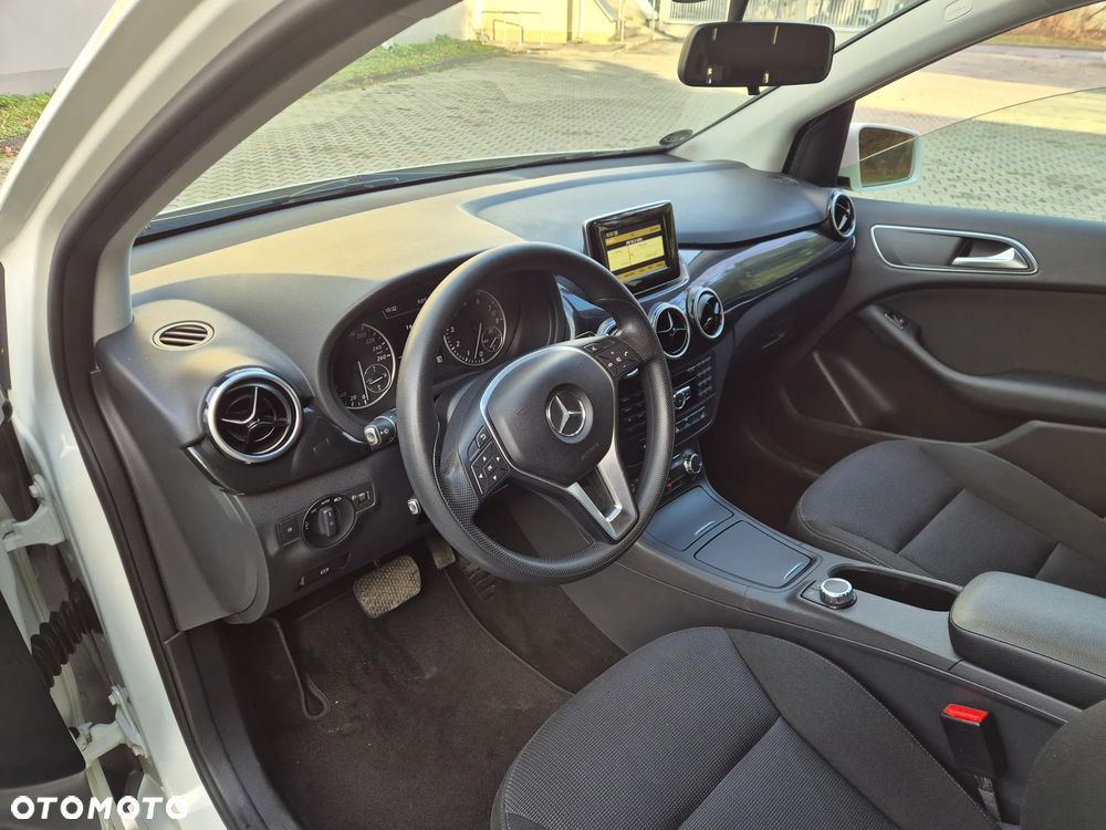 Mercedes-Benz Klasa B 180 7G-DCT Edition - 9