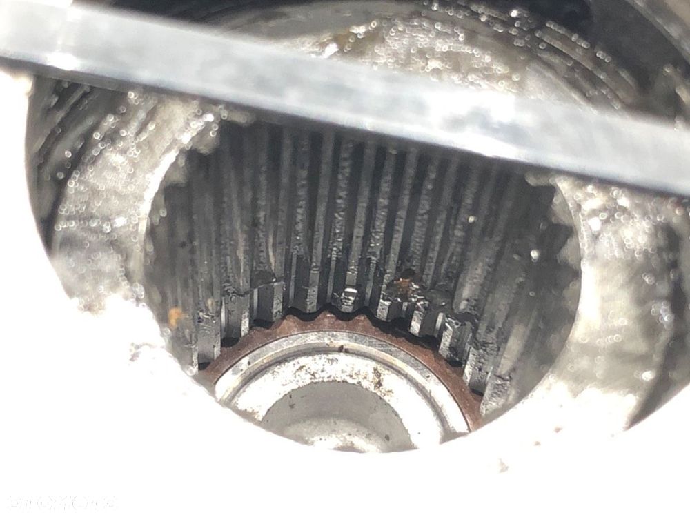 SPRZĘGIEŁKO NAPĘDU PRAWY PRZÓD  SUZUKI VITARA (ET, TA, TD) 1988 - 2002 1.9 D Napęd na wszystkie - 2