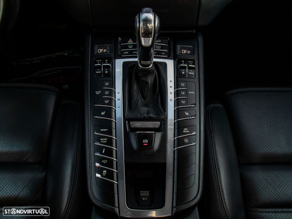 Porsche Macan S - 25