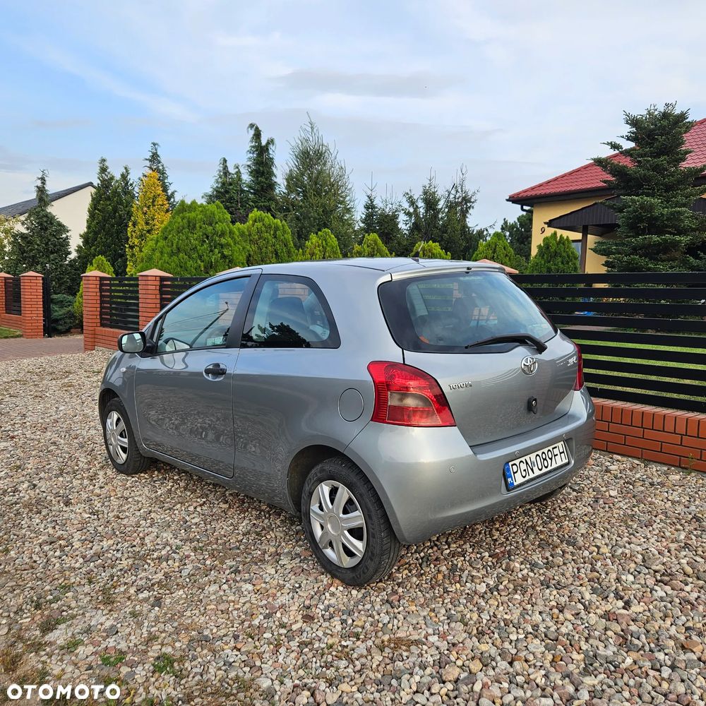 Toyota Yaris 1.0 Luna - 4