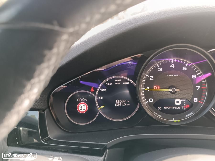 Porsche Cayenne E-Hybrid - 11