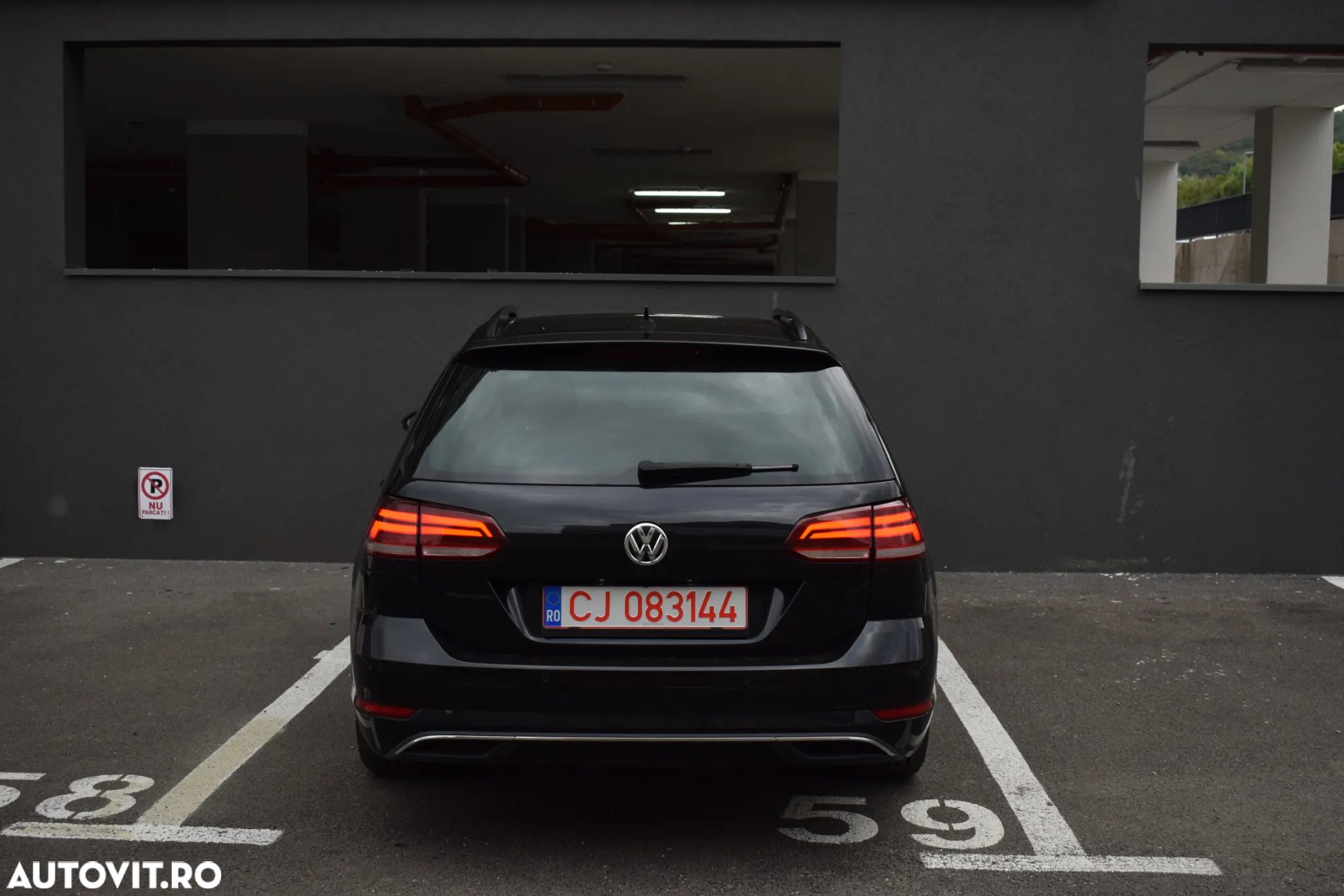 Volkswagen Golf 2.0 TDI Highline - 10