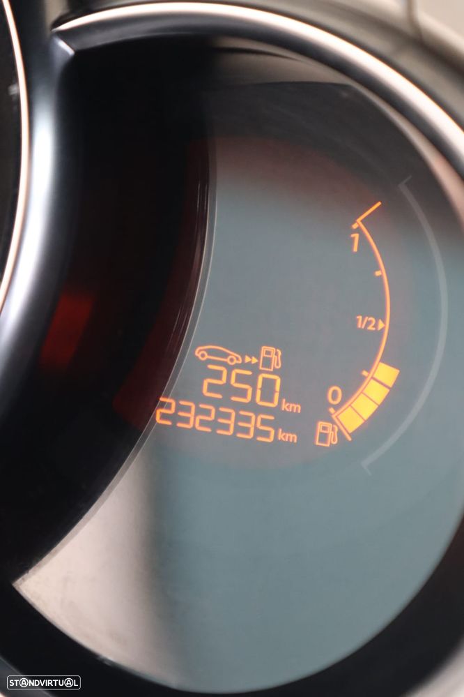 Citroën DS3 1.6 e-HDi So Chic - 8