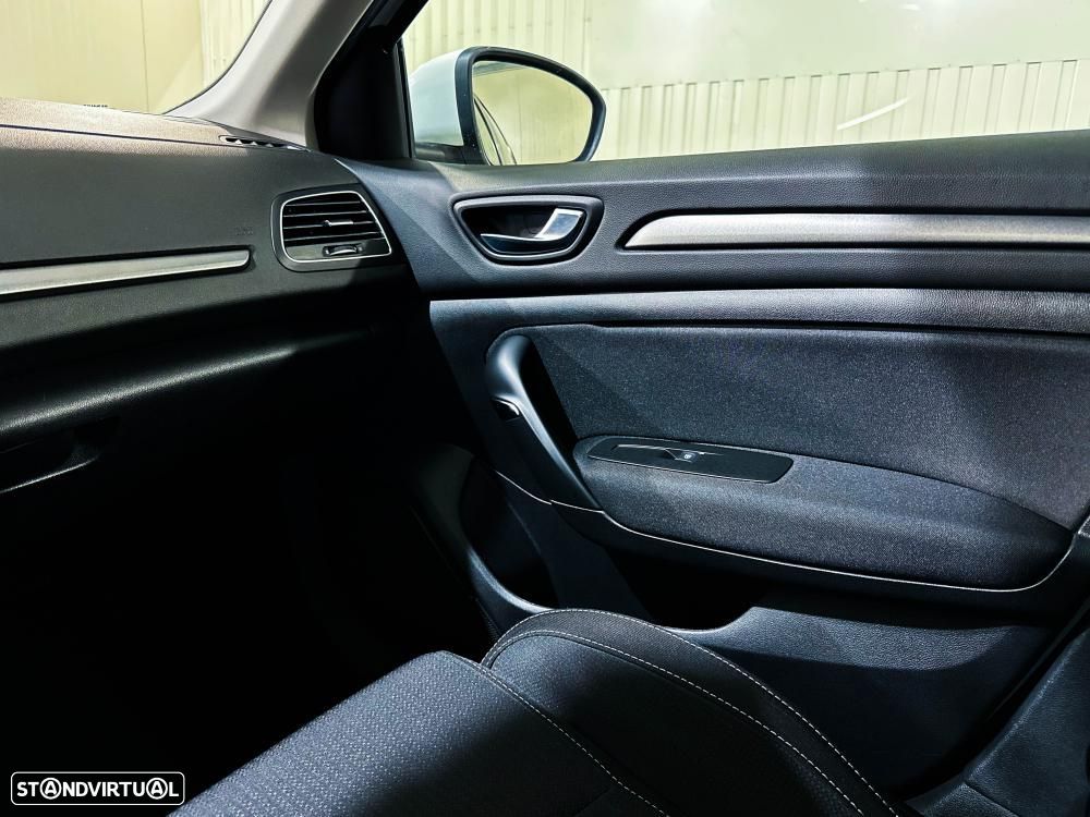 Renault Mégane 1.6 Plug-In Limited - 24